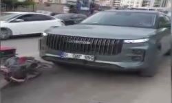 Önce otomobiliyle çarptı sonra kaskını ezdi