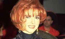 72 yaşında sahneye çıkan Gülden Karaböcek, 43 yıl önce izdiham yaşanan Londra konserini unutamıyor
