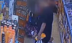 Sultangazi'de marketteki hırsızın kiracısı olduğunu öğrendi; hırsızlık kamerada