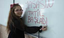 20 milyonu aşkın öğrenci için 'karne zili' çaldı; yaz tatili başladı