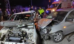 Samsun’da otomobil ile panelvan çarpıştı: 2’si ağır 6 yaralı