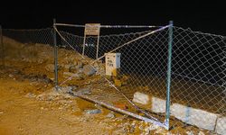 Keçiören’de heyelan bölgesindeki çukura düşen çocuk kurtarıldı; o anlar kamerada