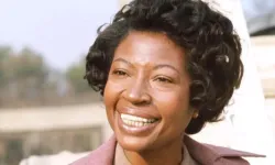 Lynn Hamilton kimdir?