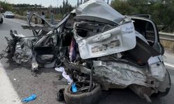 TEM’de yolcu otobüsü ile otomobil çarpıştı; 2’si ağır, 3 yaralı