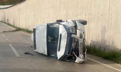 Tokat'ta minibüsün devrilmesi sonucu 10 kişi yaralandı
