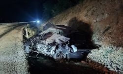 Yolcu otobüsüyle çarpışan otomobilin sürücüsü öldü, 8 kişi yaralandı