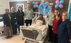 53 yaşındaki kadın ikiz bebek dünyaya getirdi