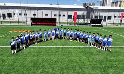 Başkentli minikler yazı futbolla geçiriyor