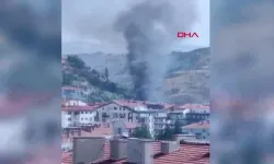 Ankara'da ağaçlık alanda yangın: Gecekondulara sıçradı
