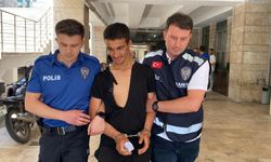 Balık tutan kişiyi ‘2 saattir bir balık tutamadın’ diyerek dövüp, denize atarak eşyalarını gasbetti