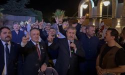 BBP Genel Başkanı Destici katıldığı düğün töreninde türkü söyledi