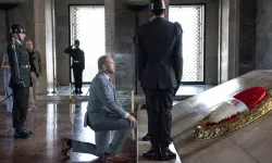 Belçikalı Bakan’dan Anıtkabir ziyareti açıklaması: Atatürk’e saygımı diz çökerek ifade ettim