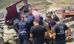 Freni patlayan vinç uçuruma yuvarlandı; 2 ağır yaralı