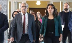 İddia: DEM Parti Meclis’te elinde 50 kişilik liste ile dolaşıyor