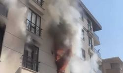 Avcılar'da 5 katlı binada yangın: 2 kişi pencereden atladı