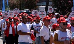 İzmir Büyükşehir Belediyesinin işten çıkardığı işçiler eylem başlattı