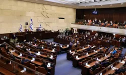 İsrail'de koalisyon ortağı Agudat Israel Partisi üyeleri hükümetten istifa etti
