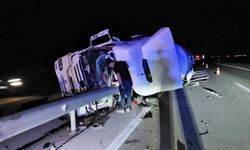 Devrilen tırın sürücüsü öldü