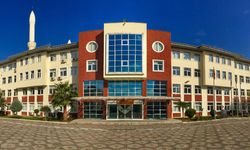 Kartal İmam Hatip Lisesi öğrencilerinin YKS başarısı dikkat çekti