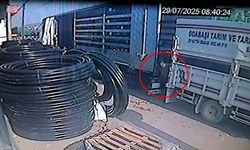 Manevra yapan kamyonet ile TIR’ın arasında sıkışan işçi öldü