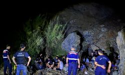 Marmaris’te 22 kaçak göçmen ile 3 organizatör yakalandı