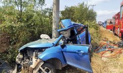 Otomobil beton direğe çarptı; 2 çocuk öldü