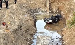 Otomobil dereye uçtu: Baba-oğul hayatını kaybetti