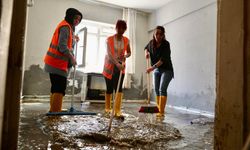 Başkan Özarslan sel mağdurlarını yalnız bırakmadı