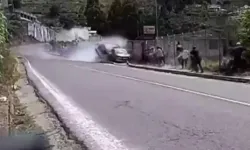 Ralli aracı kalabalık arasına daldı 2 kişi vefat etti