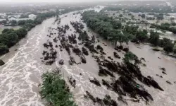 Texas'taki selde en az 82 kişi hayatını kaybetti, onlarca kişi kayıp