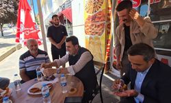 Vali, çiğköfteyi vermeyi unutup marul verdiği polise tatlı ısmarladı