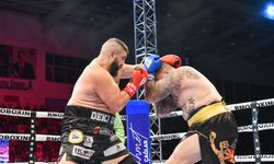 WBC Asya Şampiyonu Tuncelili Umut Çamkıran, memleketinde Cvetkov’u 3'üncü rauntta devirdi