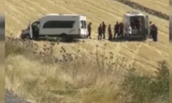 Muş'ta minibüs şarampole yuvarlandı: 1’i ağır 10 kişi yaralandı