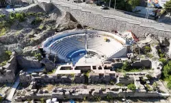 Roma Tiyatrosu yıllarca tinerci ve ayyaşlara terk edildi