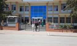 Annesini bıçaklayarak öldüren şüpheli, tedavi gördüğü hastanede yaşamını yitirdi