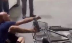 Adana'da Allah’a küfreden kişi dövüldü