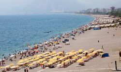 Antalya'da ağustos aynının son günü termometreler 33 dereceyi gördü