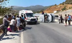 Aydın'da turistleri taşıyan midibüsü devrildi: 7 yaralı