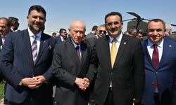 Devlet Bahçeli'yi Malazgirt'te DEM Partili başkan karşıladı
