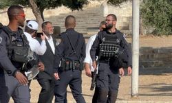 İsrail'in aşırı sağcı Bakanı Ben-Gvir Mescid-i Aksa'ya baskın düzenledi