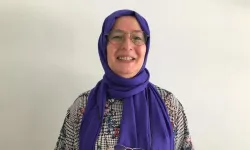 Diyanet'in tartışmalı hutbesine tepki gösteren yazar türbanını çıkaracağını açıkladı