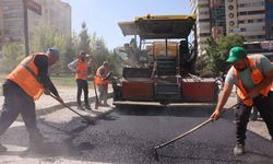 Çankaya’da bozulan yollar dayanıklı asfaltla yenileniyor