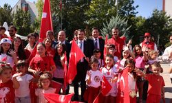 Çankaya’da bayram törenleri Ata Park ve Zafer Anıtı’nda gerçekleştirildi