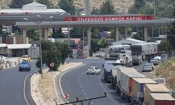 Suriye’den Türkiye’ye gümrük tarifesi: Geçişler durduruldu