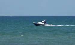 Denize giren 2 arkadaştan biri boğuldu, diğeri kayboldu