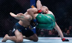 Khamzat Chimaev’in yıkıcı gücü! UFC tarihinin en baskın şampiyonlarından biri oldu