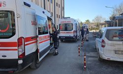İhbara giden polis ekibi kaza yaptı: 5 yaralı