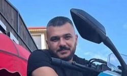İki otomobilin arasında sıkışan motosiklet sürücüsü hayatını kaybetti