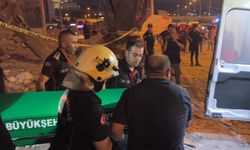 Kahramanmaraş'ta ağır hasarlı bina yıkılırken çöktü, enkaz altında kalan operatör öldü