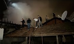 Köyde çıkan yangında 4 ev kullanılamaz hale geldi